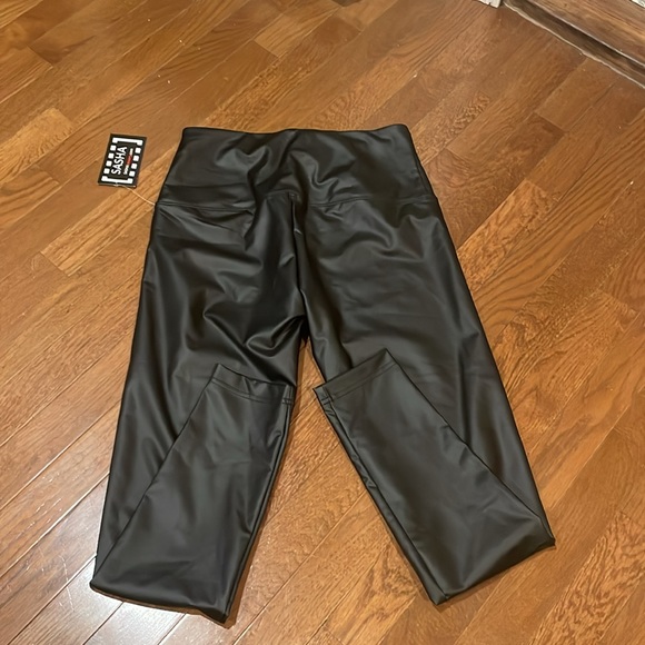 NWT tummy control leather leggings in size M - Picture 6 of 7
